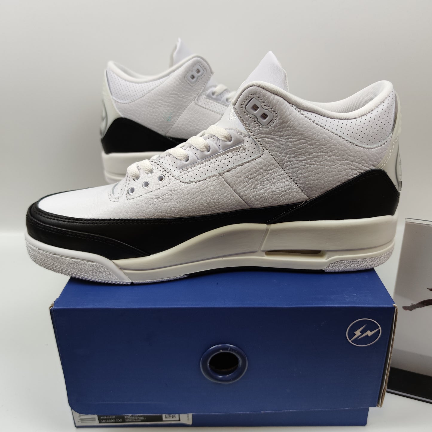 Fragment Design x Air Jordan 3 Retro SP "White" DA3595-100 - Fashion Sneaker1818