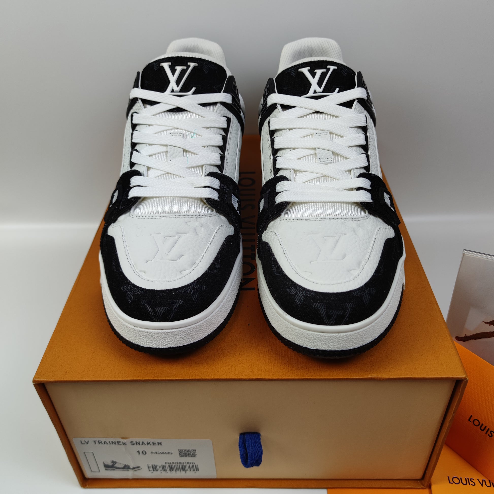 Louis Vuitton Trainer White Black 1A9JG9 - Fashion Sneaker1818