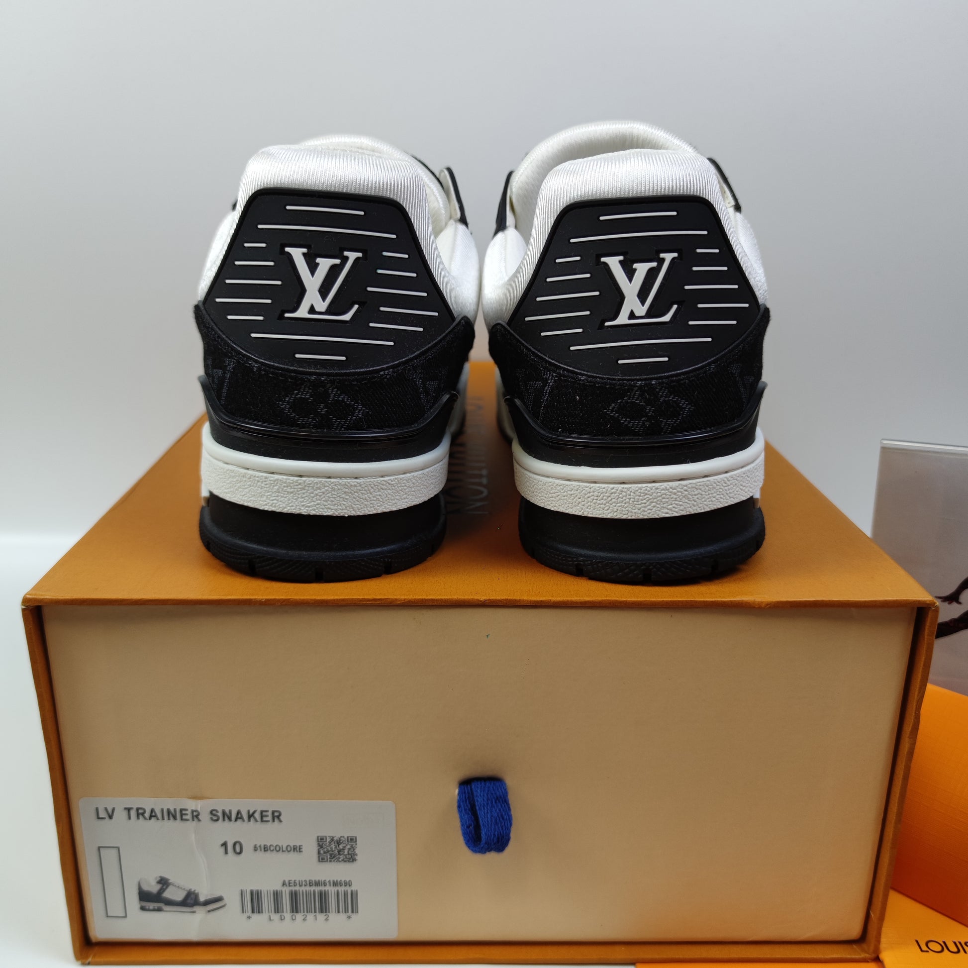 Louis Vuitton Trainer White Black 1A9JG9 - Fashion Sneaker1818